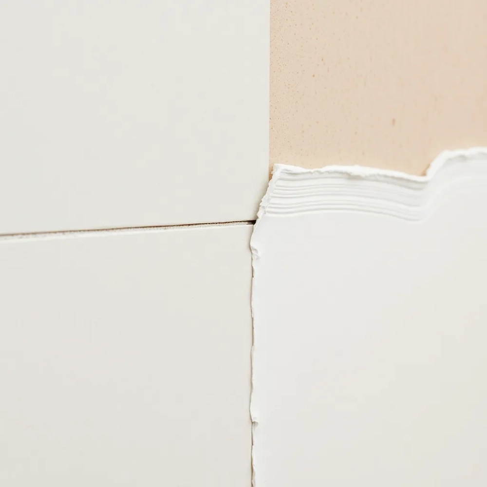 Czy gruntować przed druga warstwa kleju