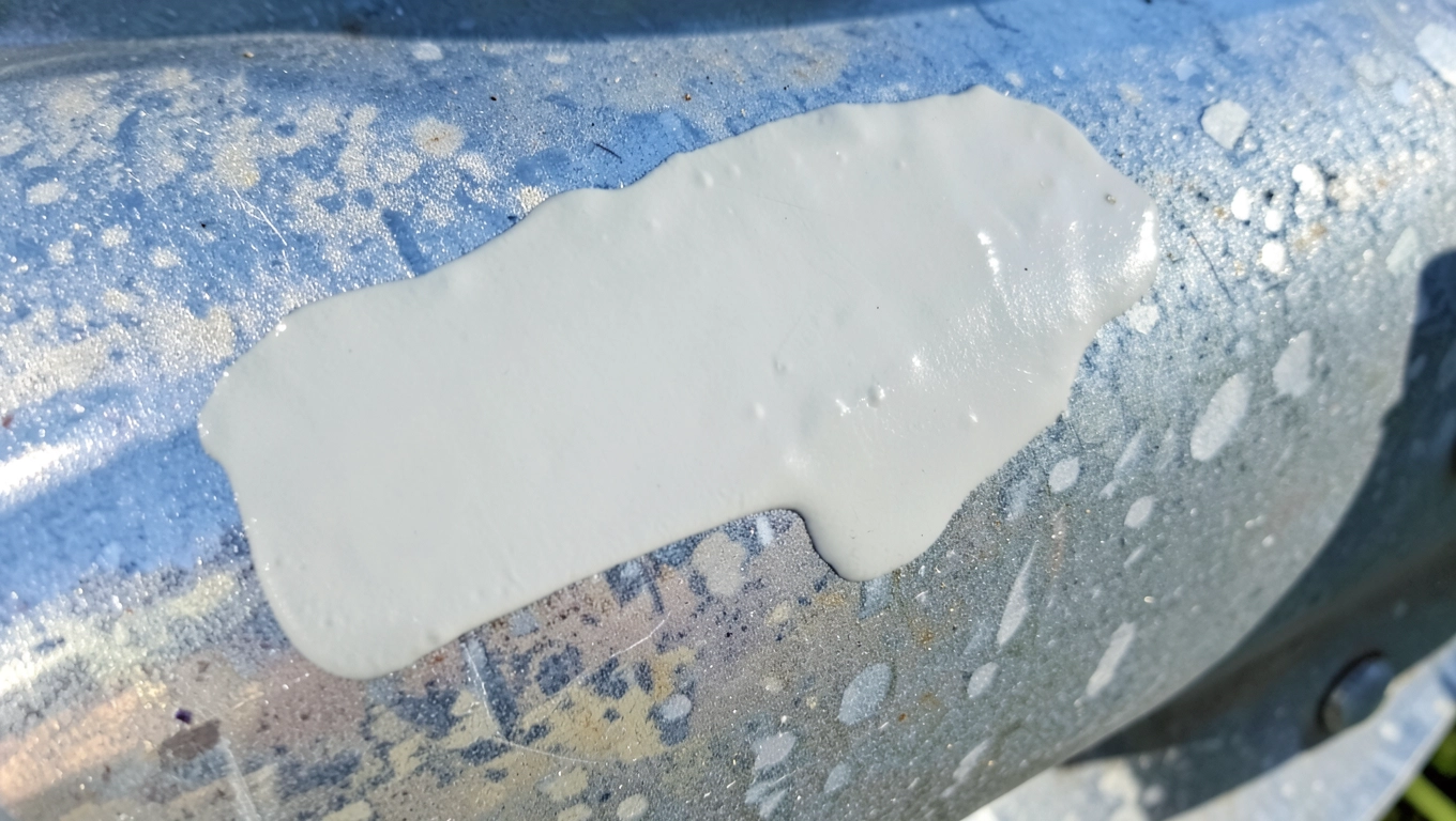 Farba akrylowa na blachę ocynkowaną na zewnątrz