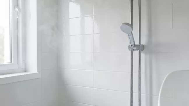 czy farba ceramiczna nadaje się do łazienki