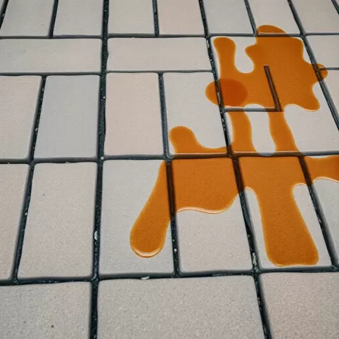 Czym zmyć impregnat z kostki