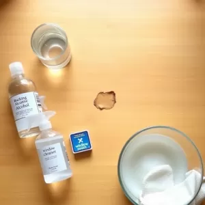 Czym zmyć klej po przylepcach