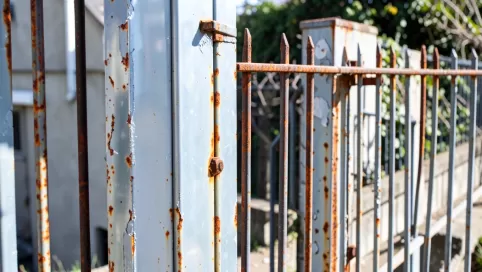 dobra farba do metalu na zewnątrz