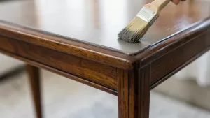 farba do lakierowanych mebli