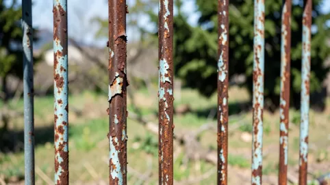 farba do metalu na zewnątrz