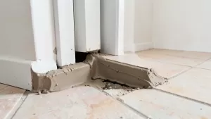 Grubość płytek podłogowych z klejem