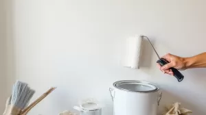 jak malować ściany farbą lateksową