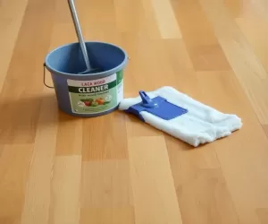 Jak myć parkiet lakierowany