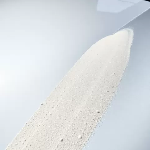 Jak usunąć lakier bezbarwny z samochodu