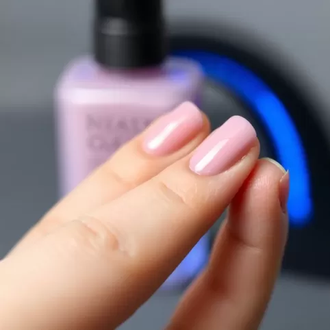 Jak wysuszyć lakier hybrydowy bez lampy