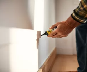Jak zamontować listwy przypodłogowe na klej