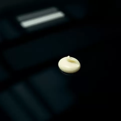 Jaka pasta polerska do czarnego lakieru