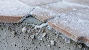 jaki klej do płytek na balkon