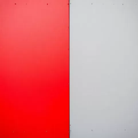Jaki kolor podkładu pod czerwony lakier
