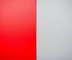 Jaki kolor podkładu pod czerwony lakier