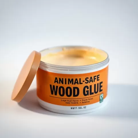 Klej do drewna bezpieczny dla zwierząt
