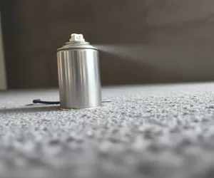 Klej do wykładzin dywanowych w sprayu