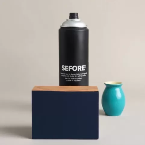 Lakier satynowy w sprayu