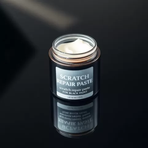 Pasta na rysy do czarnego lakieru