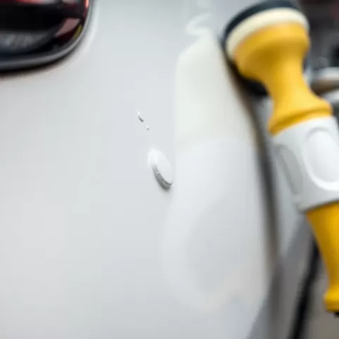 Profesjonalna naprawa odprysków lakieru cena