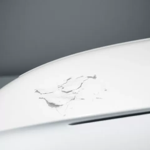 Schodzi lakier bezbarwny jak naprawić