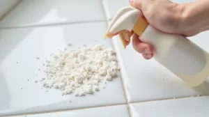 Środek do usuwania kleju montażowego