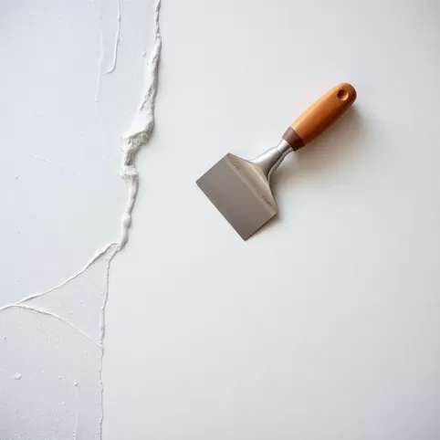 Szpachlowanie klejem do płytek