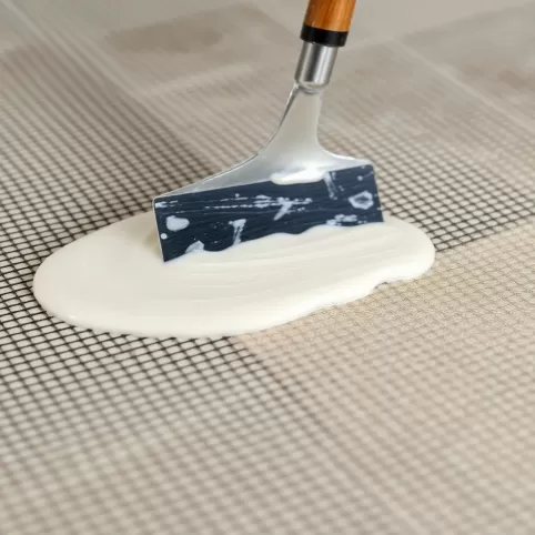 Zacieranie kleju do siatki na gładko cena