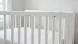 biała farba do drewna dla dzieci