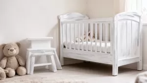 biala farba do mebli dla dzieci