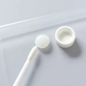 Jak usunąć klej kropelka z plastiku