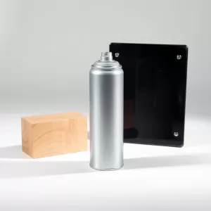 Lakier poliuretanowy bezbarwny w sprayu